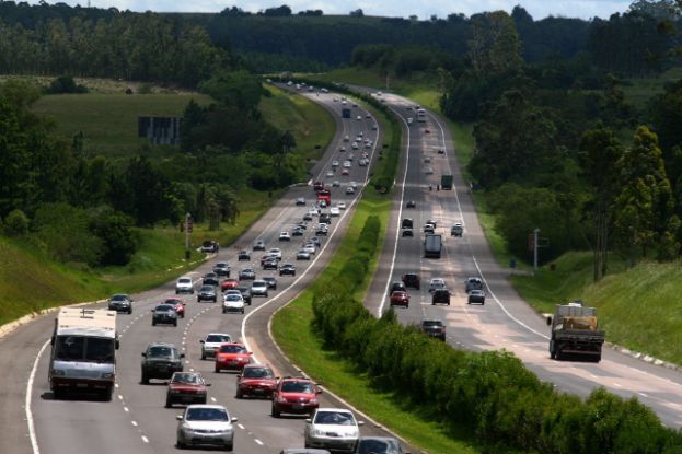 BR-290, a Freeway, no Rio Grande do Sul