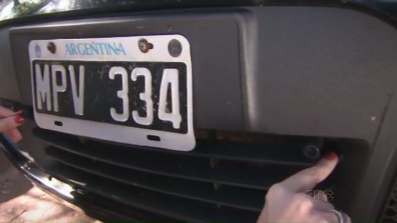 Apitos ficam no parachoques dianteiro